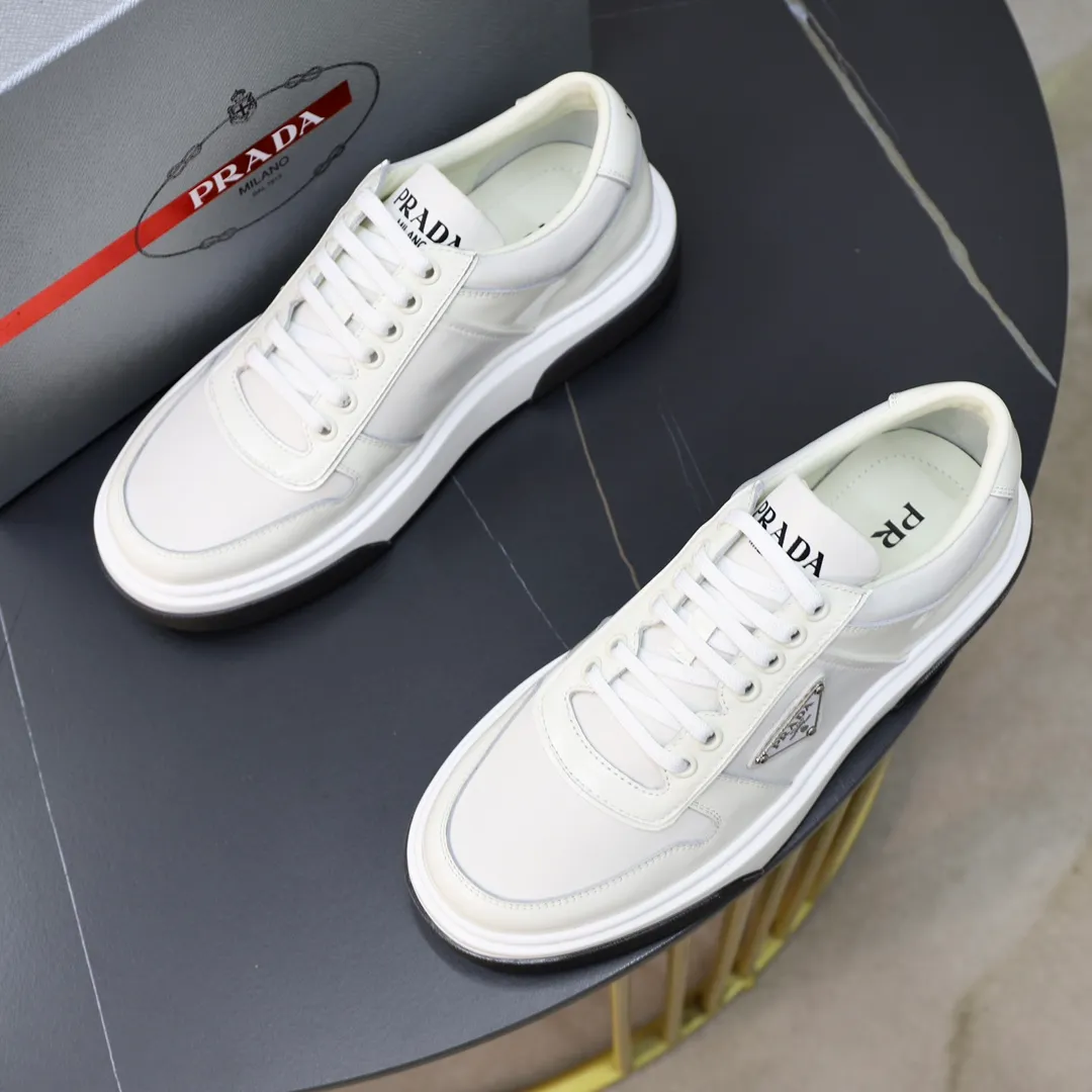 Men's shoes: 380 top original brand: PRADA (Prada) Standard code: Men's code 38/44 (45 can be customized) Grade: Same as the official website Material: Original cowhide, cowhide lining, original combination two-color wear-resistant soft outsole Style category: casual sports version, young fashion, European and American trend, British style Color: actual picture color